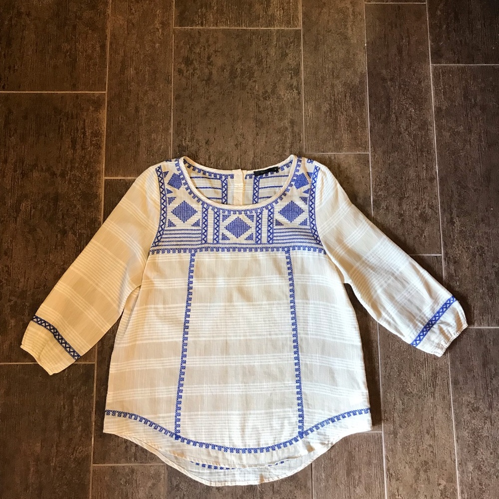 Cotton top with blue stitching